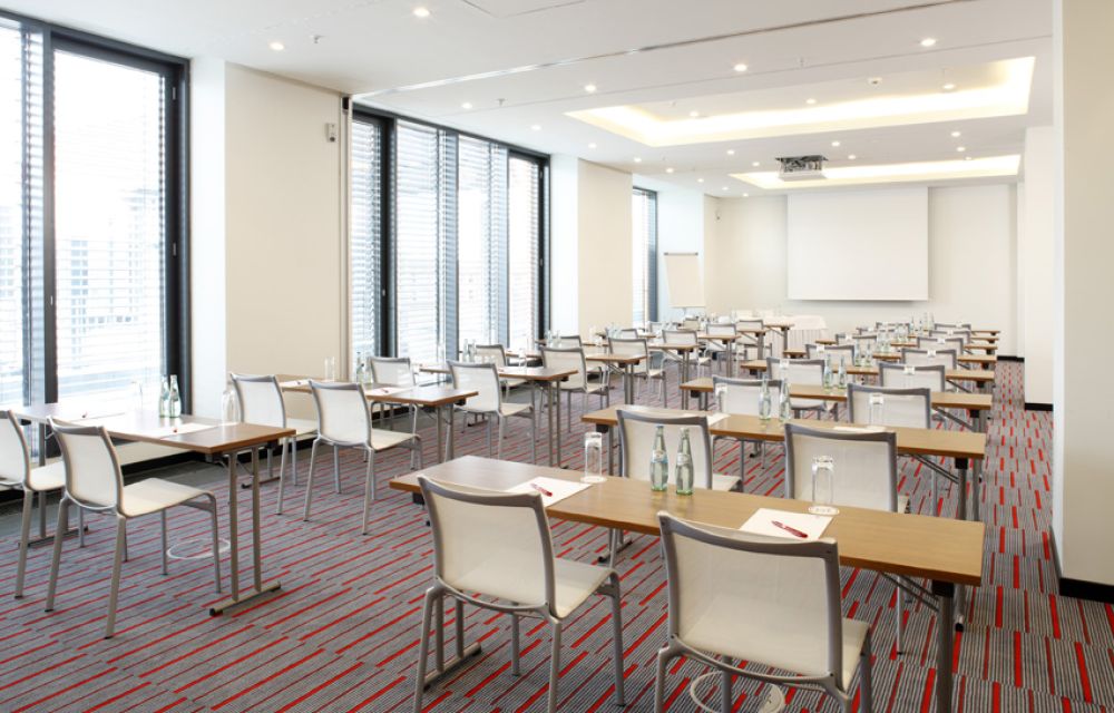 Event location and conference hotel, Meeting Room